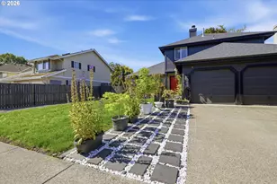 2076 Assumption St, Eugene, OR 97402 - Photo 38