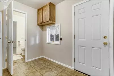 100 SW 195th Ave #4, Beaverton, OR 97006 - Photo 4
