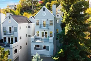 1941 SW Market St Dr, Portland, OR 97201 - Photo 2