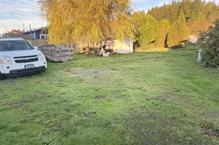 684 E 10th St, Coquille, OR 97423 - Photo 26