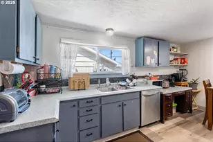 1508 E 12th St, The Dalles, OR 97058 - Photo 6