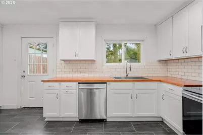 12317 SE Tibbetts St, Portland, OR 97236 - Photo 14