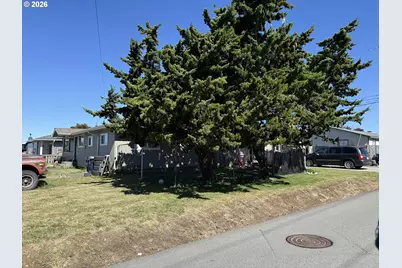 1202 Iris St, Brookings, OR 97415 - Photo 38