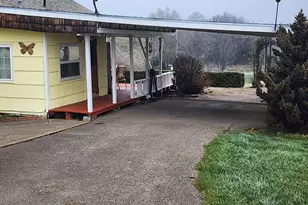 795 E St, Riddle, OR 97469 - Photo 4