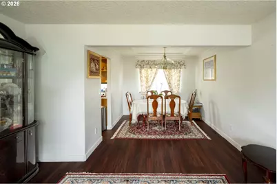 4235 SE Anderegg Loop, Portland, OR 97236 - Photo 4