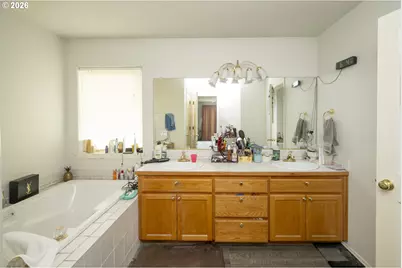 4235 SE Anderegg Loop, Portland, OR 97236 - Photo 14
