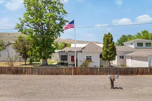 1445 14th St, Baker City, OR 97814 - Photo 1