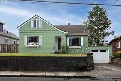 811 12th Ave, Seaside, OR 97138 - Photo 1
