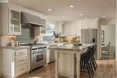 876 Sunny Hill Dr, Lake Oswego, OR 97034 - Photo 10