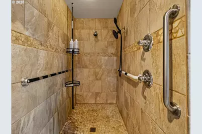 821 E 7th St, Molalla, OR 97038 - Photo 24