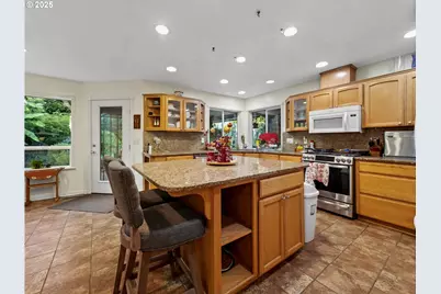 821 E 7th St, Molalla, OR 97038 - Photo 18