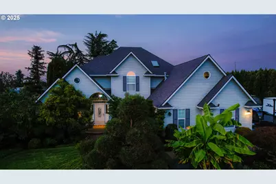 821 E 7th St, Molalla, OR 97038 - Photo 6