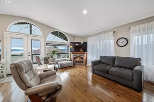 1213 Acacia Ave, Garibaldi, OR 97118 - Photo 12