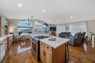 1213 Acacia Ave, Garibaldi, OR 97118 - Photo 6