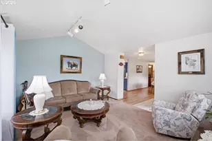 842 29th Ave, Sweet Home, OR 97386 - Photo 6
