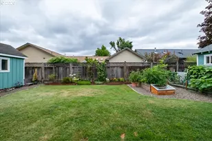 842 29th Ave, Sweet Home, OR 97386 - Photo 36
