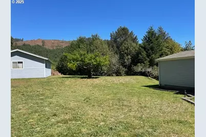 98427 Van Pelt Dr, Brookings, OR 97415 - Photo 6