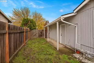 20490 SW Frances St, Beaverton, OR 97003 - Photo 32