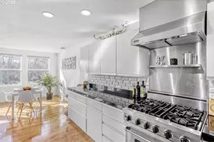 17011 SW Versailles Ln, Portland, OR 97224 - Photo 10