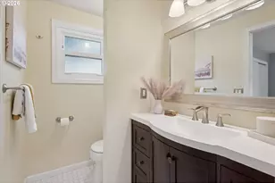 868 SW Troy St, Portland, OR 97219 - Photo 20