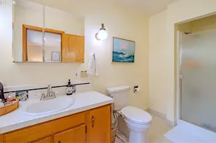 6210 NW Bernie Dr, Vancouver, WA 98663 - Photo 14