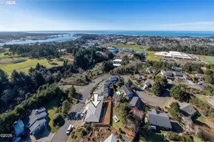 1025 NE 7th Dr, Newport, OR 97365 - Photo 32