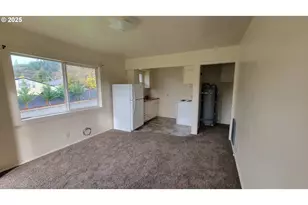 407 NE Waite St, Myrtle Creek, OR 97457 - Photo 6