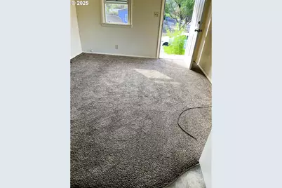 407 NE Waite St, Myrtle Creek, OR 97457 - Photo 8