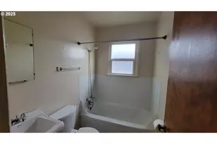 407 NE Waite St, Myrtle Creek, OR 97457 - Photo 18