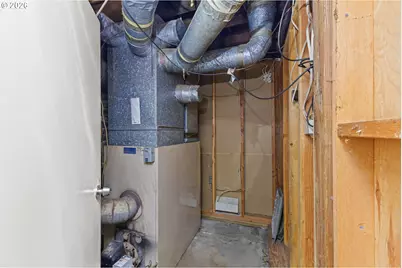 1688 N 8th St, Coos Bay, OR 97420 - Photo 22