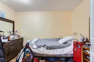 9042 N Chautauqua Pl, Portland, OR 97217 - Photo 20