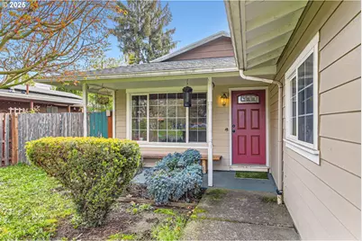 9042 N Chautauqua Pl, Portland, OR 97217 - Photo 4