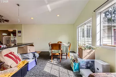 9042 N Chautauqua Pl, Portland, OR 97217 - Photo 14