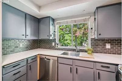 2818 Treetop Ln, West Linn, OR 97068 - Photo 6