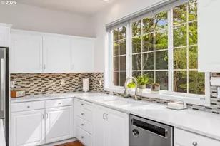 500 NW Pacific Grove Dr, Beaverton, OR 97006 - Photo 14