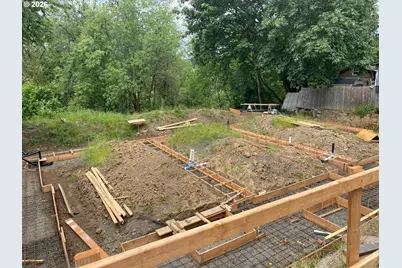 801 SE Davis St, McMinnville, OR 97128 - Photo 1