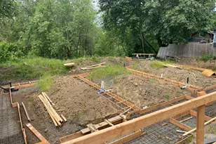 801 SE Davis St, McMinnville, OR 97128 - Photo 1