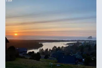 7835 Brooten Mountain Loop, Pacific City, OR 97135 - Photo 4