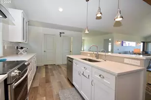 7835 Brooten Mountain Loop, Pacific City, OR 97135 - Photo 14