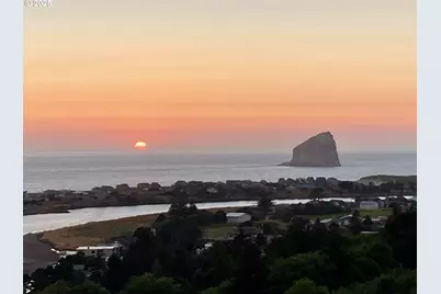 7835 Brooten Mountain Loop, Pacific City, OR 97135 - Photo 6