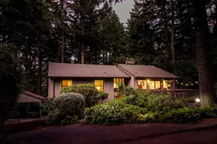 2592 Hillcrest Ct, West Linn, OR 97068 - Photo 2