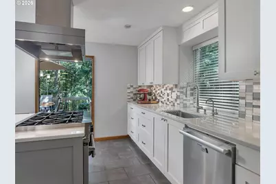 2592 Hillcrest Ct, West Linn, OR 97068 - Photo 18