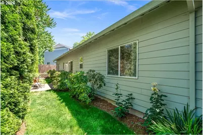 1364 S Fawn Ct, Cornelius, OR 97113 - Photo 28