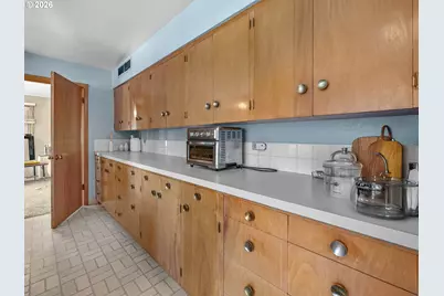 912 E Main St, Hillsboro, OR 97123 - Photo 8