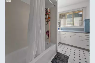 912 E Main St, Hillsboro, OR 97123 - Photo 14
