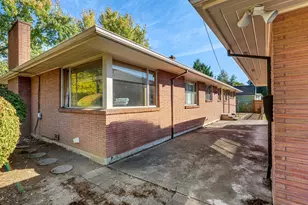 912 E Main St, Hillsboro, OR 97123 - Photo 32
