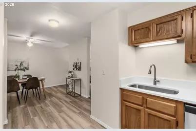 8720 SW Tualatin Rd #205, Tualatin, OR 97062 - Photo 6