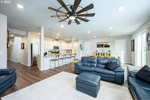 2690 NW Meadows Dr, McMinnville, OR 97128 - Photo 8