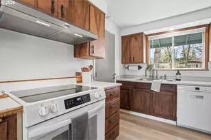 4295 Ferry St, Eugene, OR 97405 - Photo 14