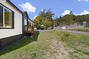 200 Hedrick Creek Ave, Drain, OR 97435 - Photo 6